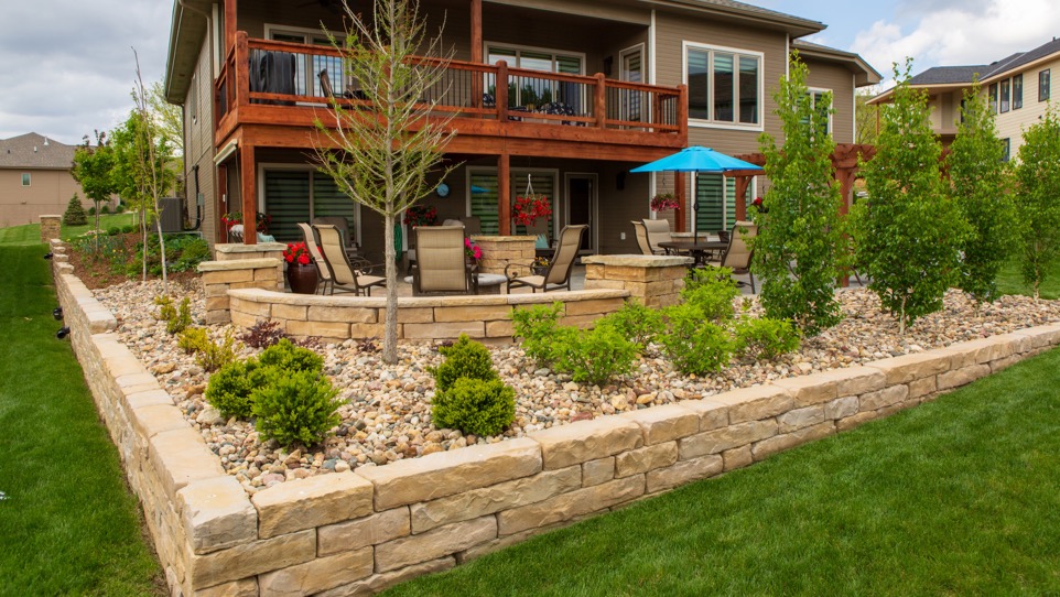 landscaping backyard with patio